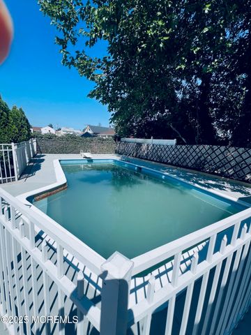 26 Fillmore Avenue, Carteret, NJ 07008