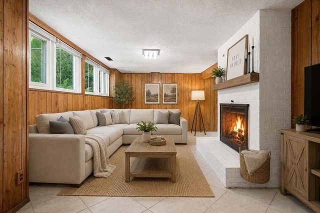 349 Pleasant Street, Framingham, MA 01701