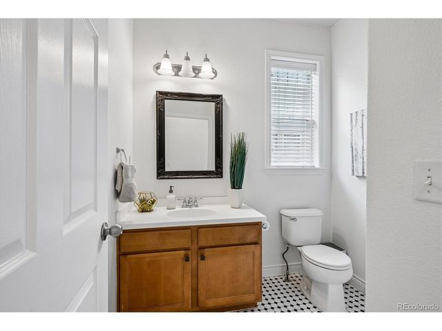 2888 Florence St, Denver, CO 80238