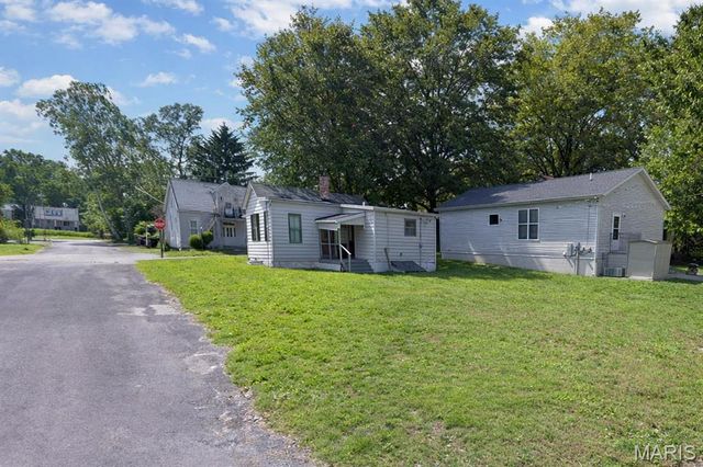 400 N 5th Street, Belleville, IL 62220