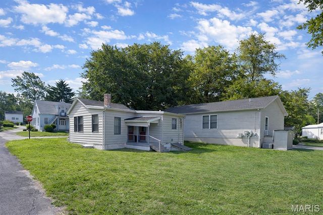 400 N 5th Street, Belleville, IL 62220