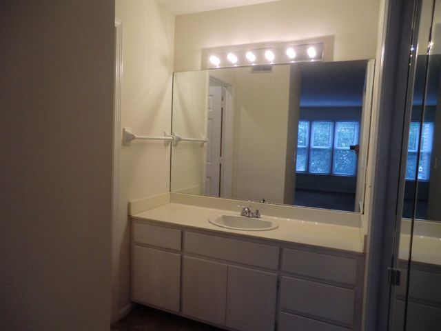 280 Hillsboro Pl, Nashville, TN 37215