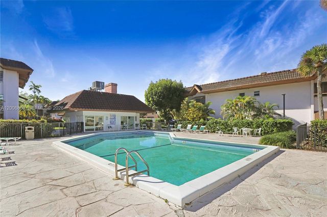 9394 SW 77th Ave F4, Miami, FL 33156