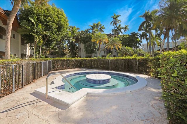 9394 SW 77th Ave F4, Miami, FL 33156