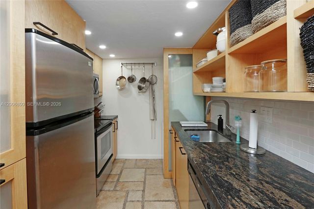 9394 SW 77th Ave F4, Miami, FL 33156