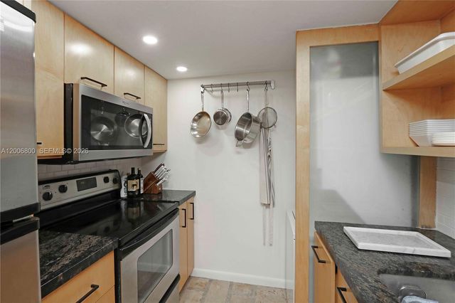 9394 SW 77th Ave F4, Miami, FL 33156