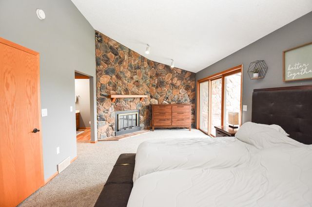 608 37th Avenue S, Moorhead, MN 56560