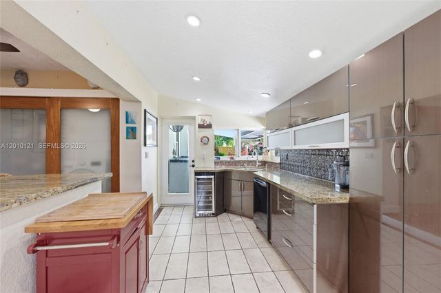 1118 NW 16th St, Fort Lauderdale, FL 33311