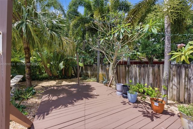 1118 NW 16th St, Fort Lauderdale, FL 33311