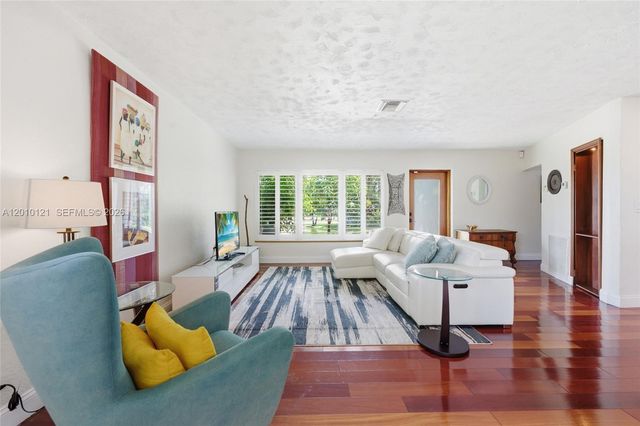 1118 NW 16th St, Fort Lauderdale, FL 33311