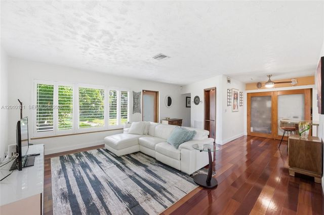 1118 NW 16th St, Fort Lauderdale, FL 33311