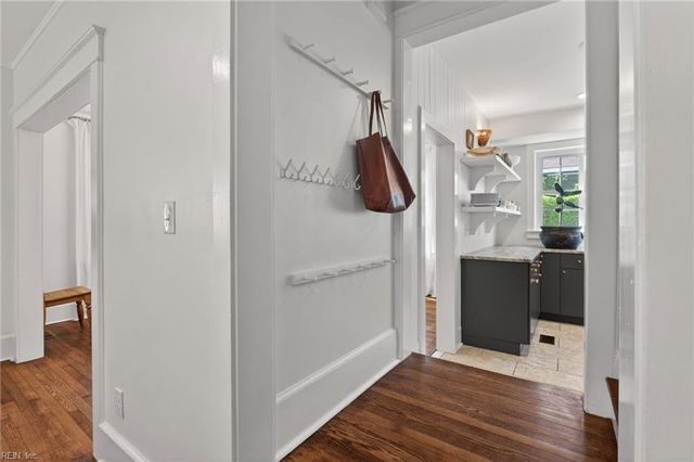 1108 Jamestown CRES, Norfolk, VA 23508