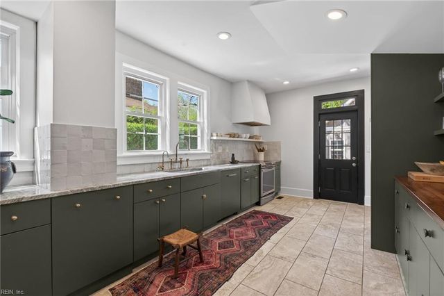 1108 Jamestown CRES, Norfolk, VA 23508