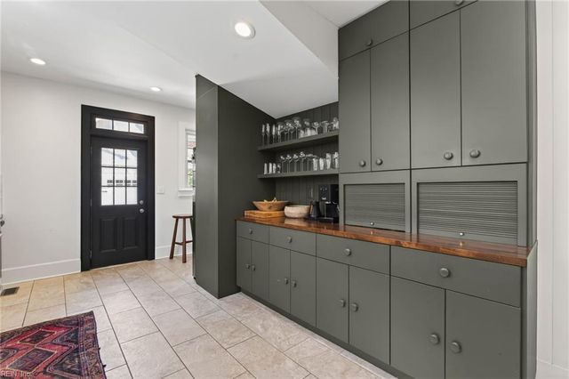 1108 Jamestown CRES, Norfolk, VA 23508