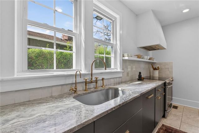 1108 Jamestown CRES, Norfolk, VA 23508