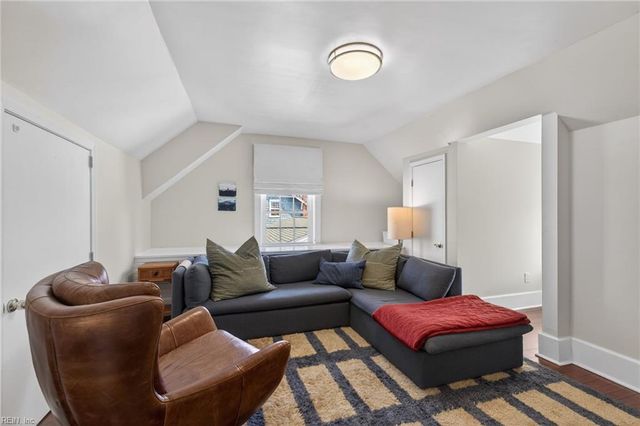 1108 Jamestown CRES, Norfolk, VA 23508