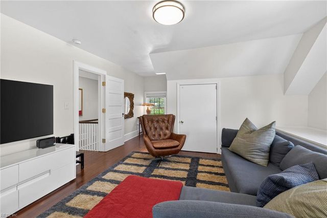 1108 Jamestown CRES, Norfolk, VA 23508