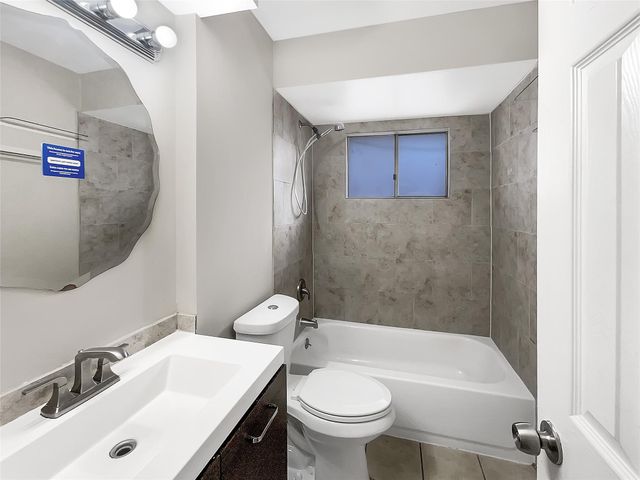 403 Christina Lane, Friendswood, TX 77546