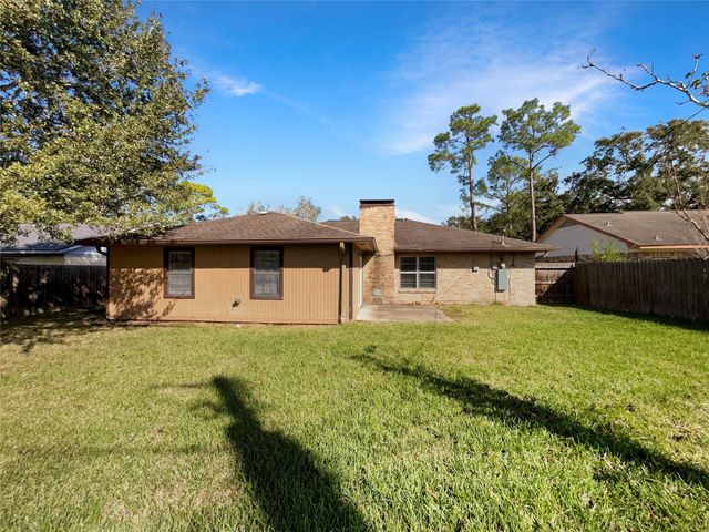 403 Christina Lane, Friendswood, TX 77546