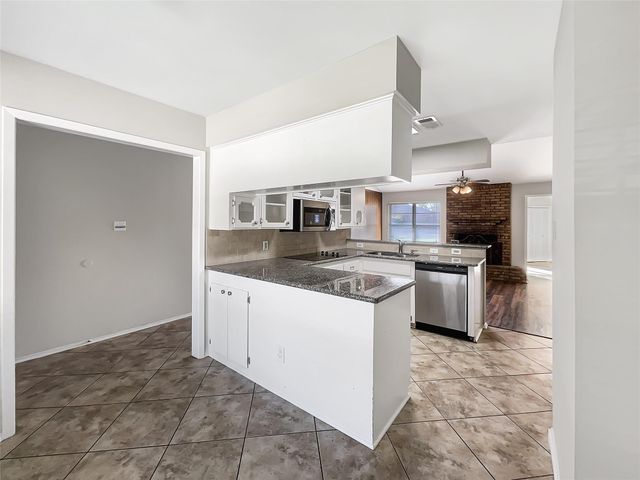 403 Christina Lane, Friendswood, TX 77546