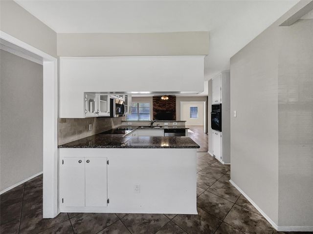 403 Christina Lane, Friendswood, TX 77546