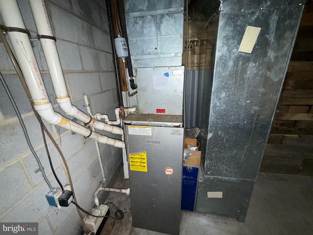 15 SHARON DR, Shermans Dale, PA 17090