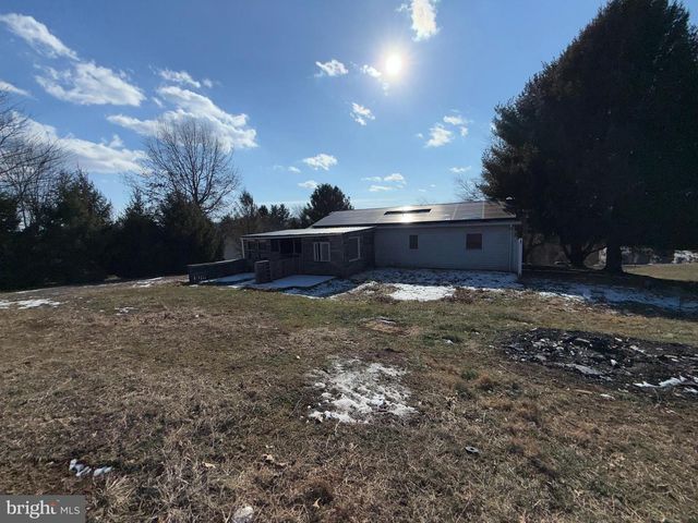 15 SHARON DR, Shermans Dale, PA 17090