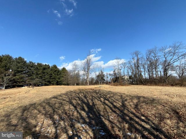 15 SHARON DR, Shermans Dale, PA 17090