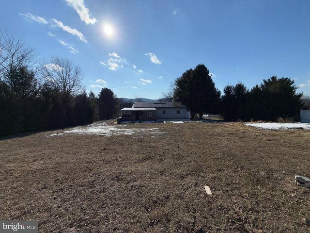 15 SHARON DR, Shermans Dale, PA 17090