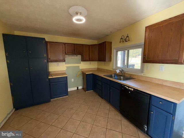 15 SHARON DR, Shermans Dale, PA 17090