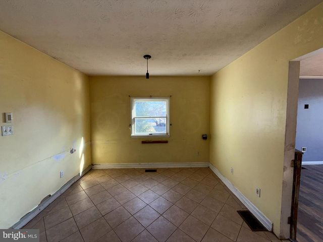 15 SHARON DR, Shermans Dale, PA 17090