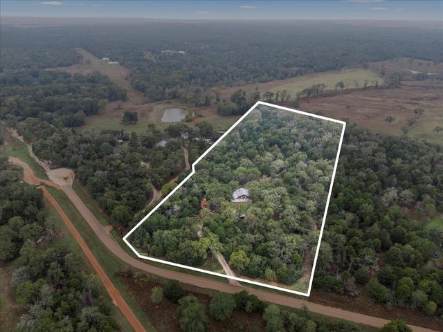 1308 Sherrill LN, Lexington, TX 78947