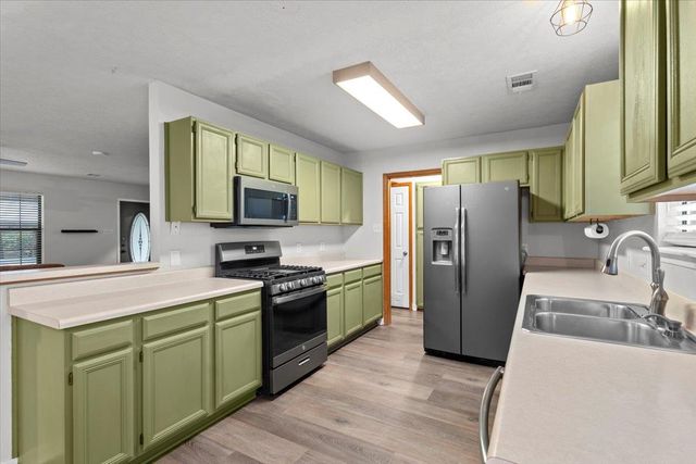 1308 Sherrill LN, Lexington, TX 78947