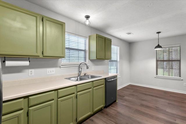 1308 Sherrill LN, Lexington, TX 78947