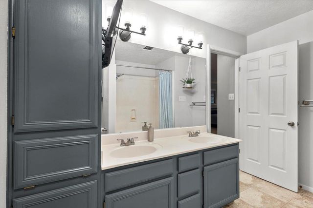 1308 Sherrill LN, Lexington, TX 78947