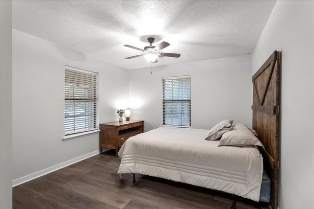 1308 Sherrill LN, Lexington, TX 78947