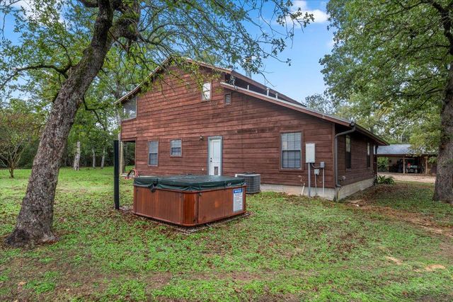 1308 Sherrill LN, Lexington, TX 78947