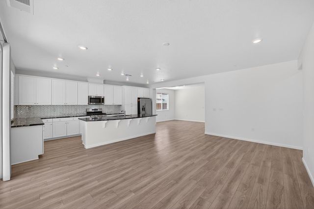 9291 Wild Lilac Cir, Sacramento, CA 95829