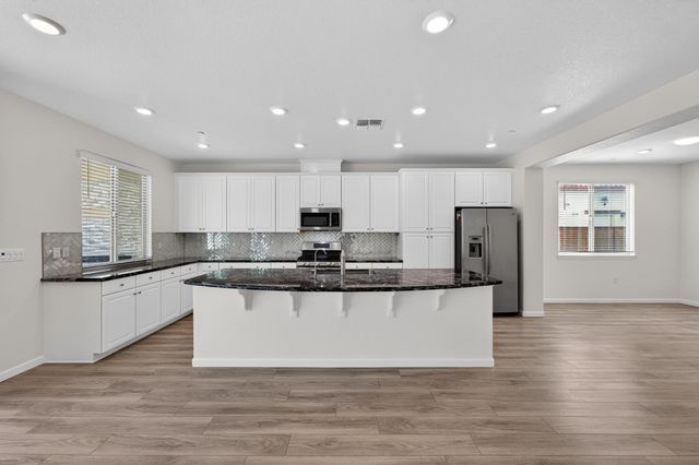 9291 Wild Lilac Cir, Sacramento, CA 95829