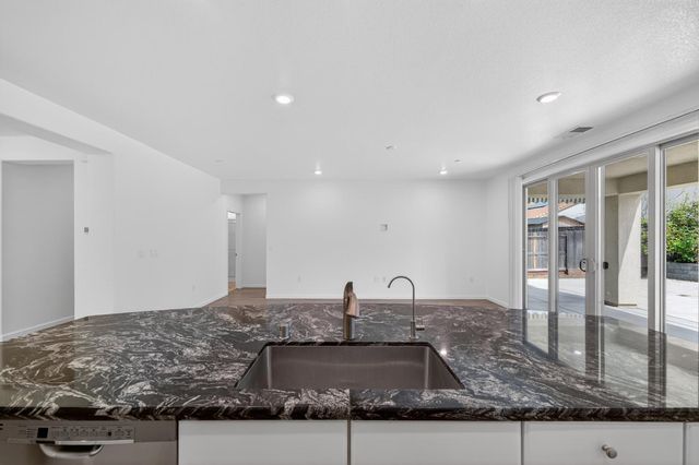 9291 Wild Lilac Cir, Sacramento, CA 95829