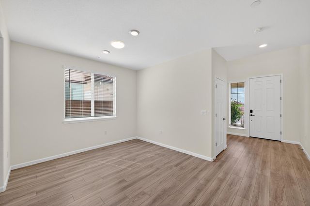 9291 Wild Lilac Cir, Sacramento, CA 95829