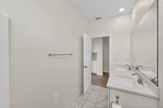 9291 Wild Lilac Cir, Sacramento, CA 95829