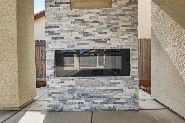 9291 Wild Lilac Cir, Sacramento, CA 95829