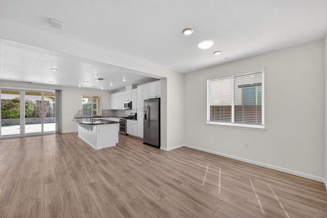 9291 Wild Lilac Cir, Sacramento, CA 95829