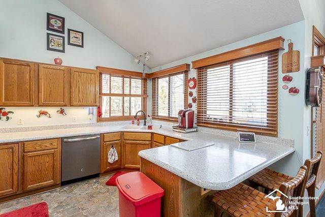 6820 Stonegate Drive, Temperance, MI 48182