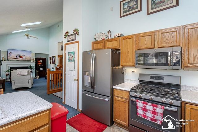 6820 Stonegate Drive, Temperance, MI 48182