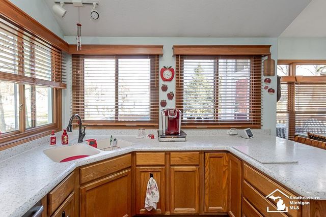 6820 Stonegate Drive, Temperance, MI 48182