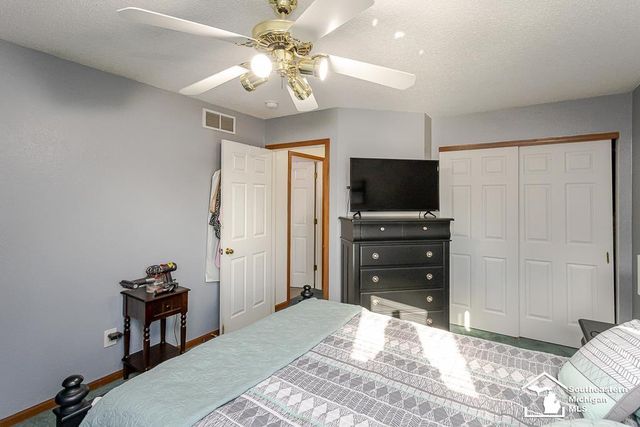 6820 Stonegate Drive, Temperance, MI 48182
