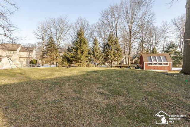 6820 Stonegate Drive, Temperance, MI 48182