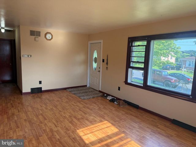 6900 HUNTINGDON ST, Harrisburg, PA 17111